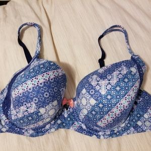 38D Victoria's secret demi bra